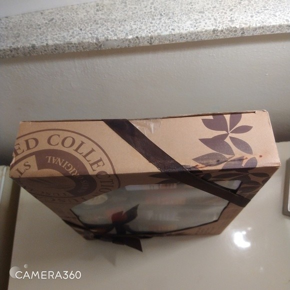 Tuscan Hills Vanilla Almond 7-Piece Spa Set DAMAGED BOX - Picture 4 of 9